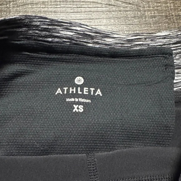 Athleta Contender 2 in 1 Heathered Black and Gray Skort - Picture 5 of 7